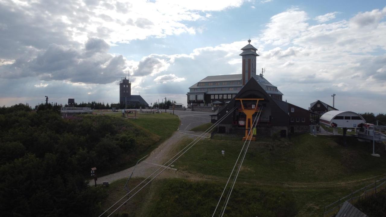 Ferienwohnungen Zauberberg, Schneehase & Glitzerhirsch Oberwiesenthal Ngoại thất bức ảnh